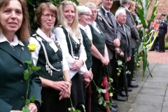 Spalier stehen zur Hochzeit von Davina und Dennis